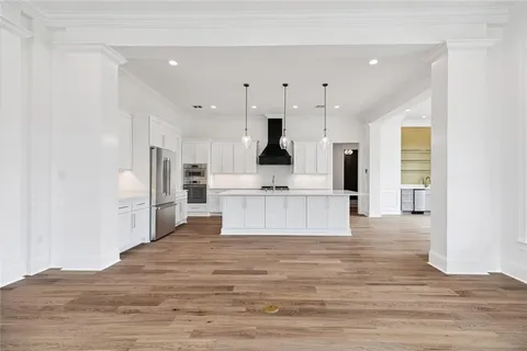 $1,098,000 | 809 Chretien Point Avenue, Covington, LA 70433