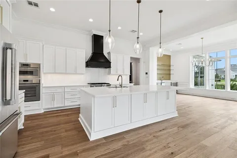 $1,098,000 | 809 Chretien Point Avenue, Covington, LA 70433