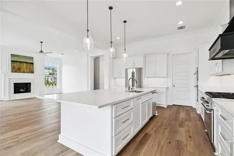 $1,098,000 | 809 Chretien Point Avenue, Covington, LA 70433