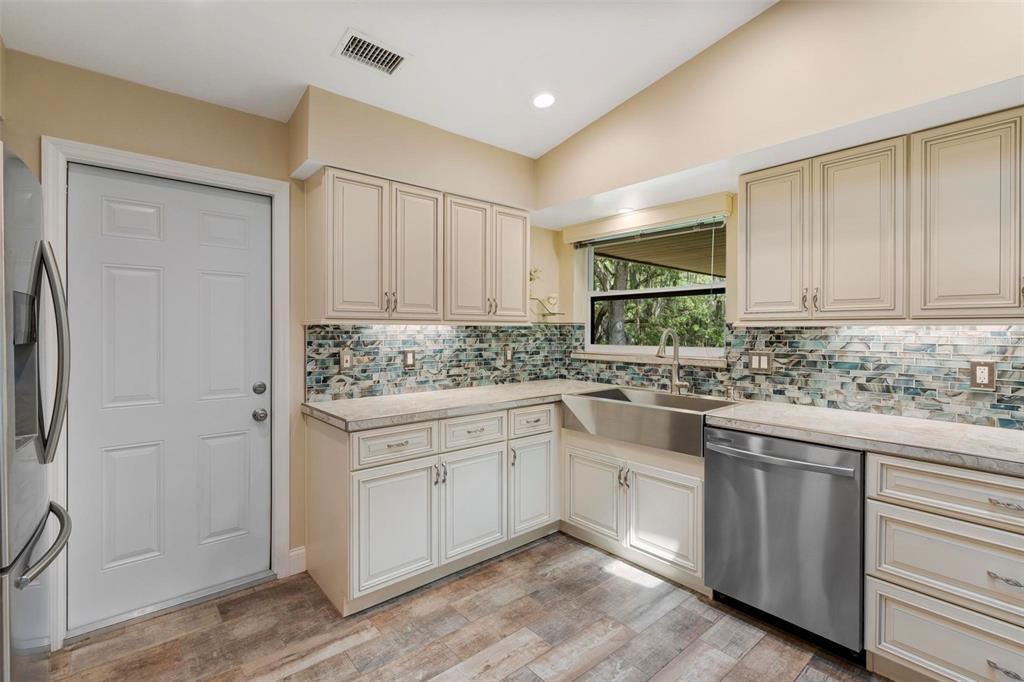 405 East Hall Road Merritt Island, FL 32953 - Photo 7 of 42 Gallery Image 7