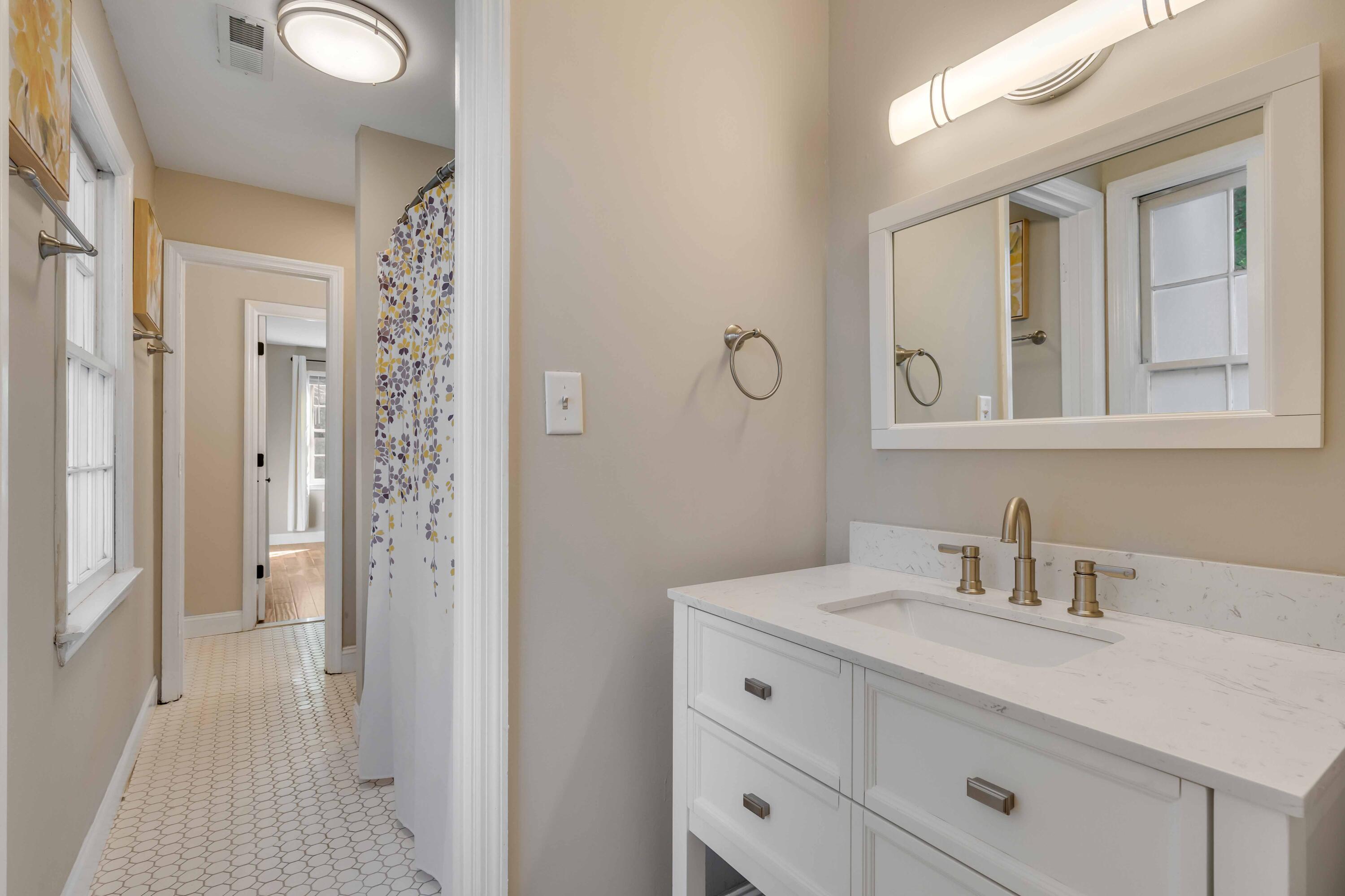 8 Coming Street, Unit B Charleston, SC 29401 - Photo 11 of 24 8BComingStreet_NickCannPhoto-11