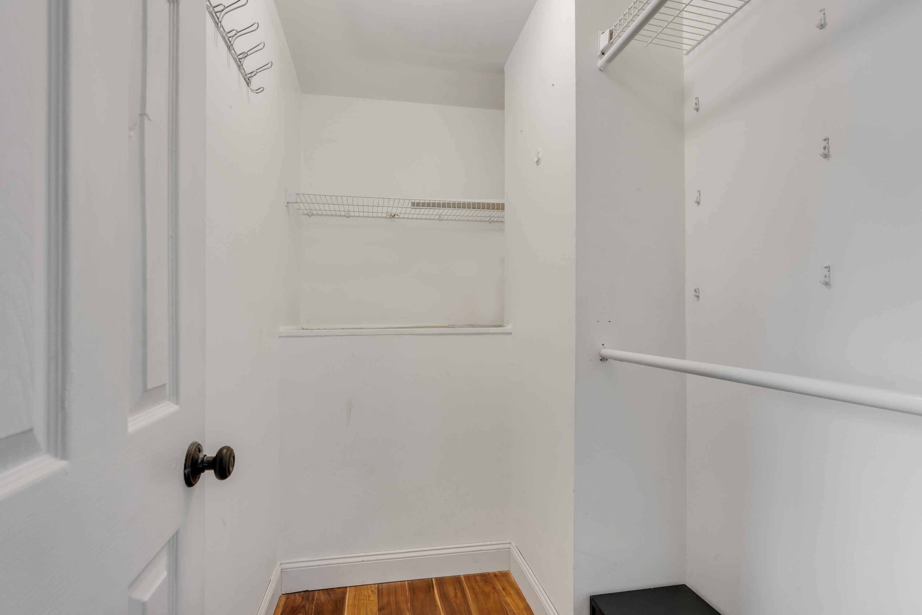 8 Coming Street, Unit B Charleston, SC 29401 - Photo 8 of 24 8BComingStreet_NickCannPhoto-10