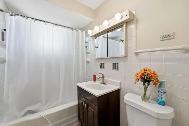 $159,000 | 1609 West Howard Street, Unit 2, Evanston, IL 60202