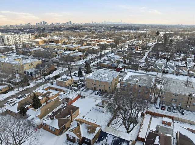 $159,000 | 1609 West Howard Street, Unit 2, Evanston, IL 60202