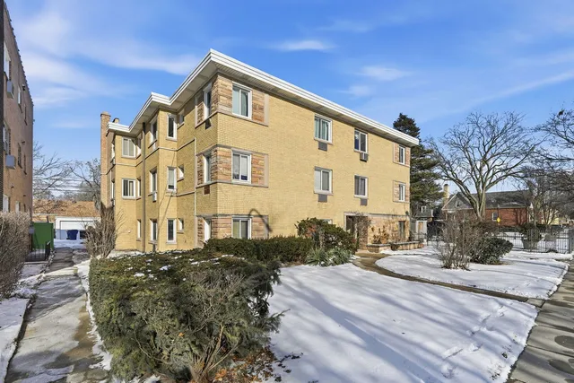 $159,000 | 1609 West Howard Street, Unit 2, Evanston, IL 60202