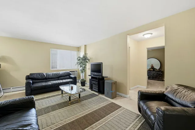 $159,000 | 1609 West Howard Street, Unit 2, Evanston, IL 60202