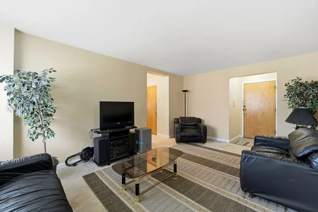 $159,000 | 1609 West Howard Street, Unit 2, Evanston, IL 60202
