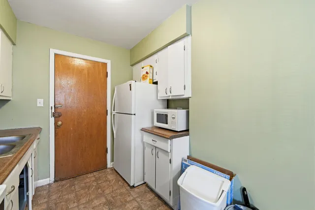 $159,000 | 1609 West Howard Street, Unit 2, Evanston, IL 60202