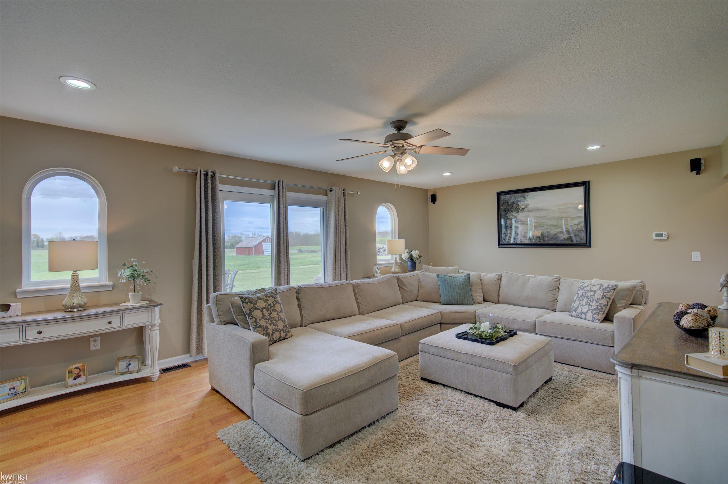 9225 Perry Road Grand Blanc, MI 48439 - Photo 10 of 52 50140362-176977a4-3e11-4db6-9b1f-6d77f252f7a9.JPG
