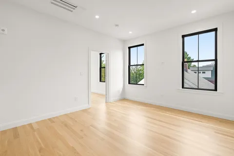 $1,250,000 | 27 Shepard Street, Unit 4, Boston, MA 02135