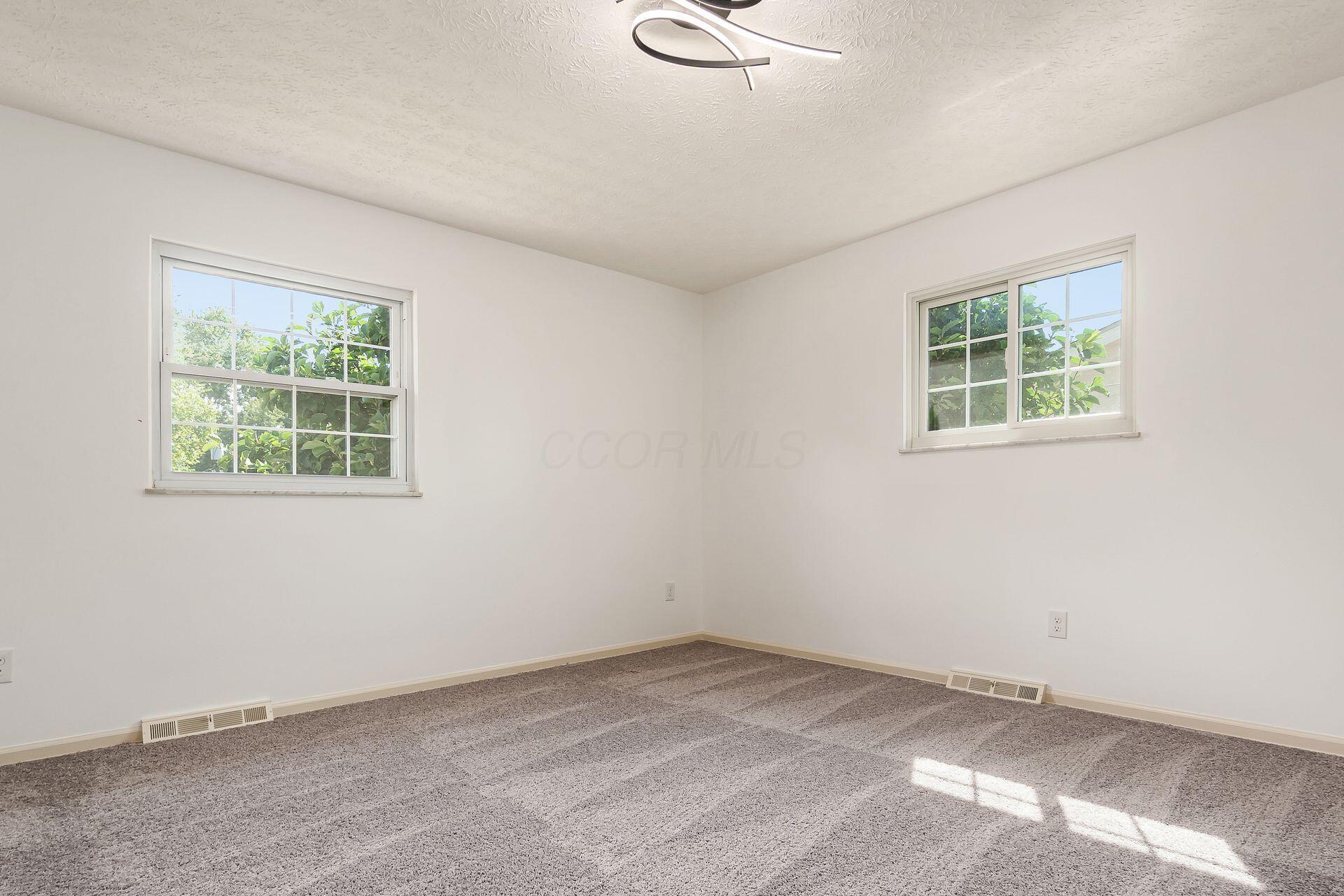 1466 Weybridge Road Columbus, OH 43220 - Photo 46 of 68