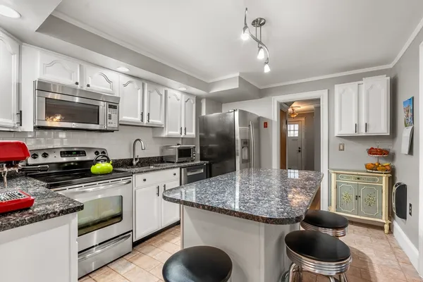 $5,400 | 15 Loveland Road, Unit 15, Brookline, MA 02445