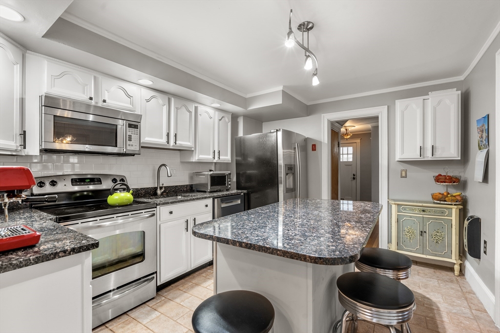 15 Loveland Road, Unit 15 Brookline, MA 02445 - Photo 16 of 23