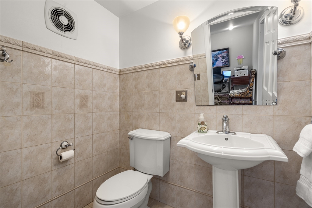 15 Loveland Road, Unit 15 Brookline, MA 02445 - Photo 18 of 23