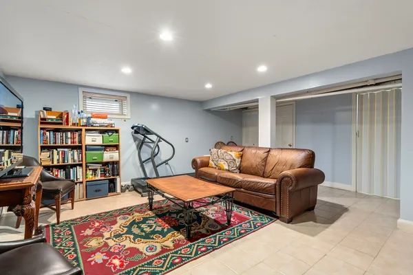 $5,400 | 15 Loveland Road, Unit 15, Brookline, MA 02445