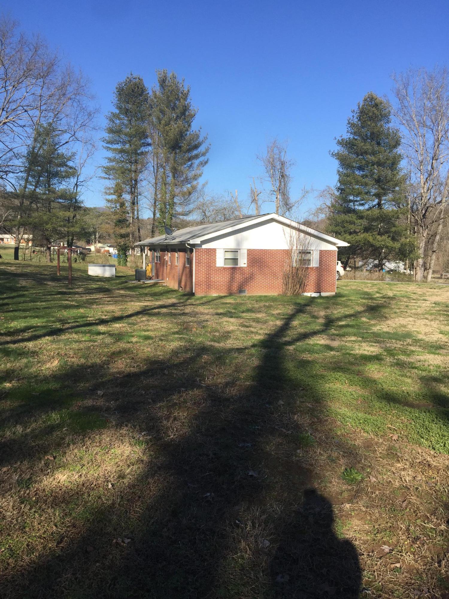 2768 Back Valley Road Sneedville, TN 37869 - Photo 3 of 17 IMG_3182