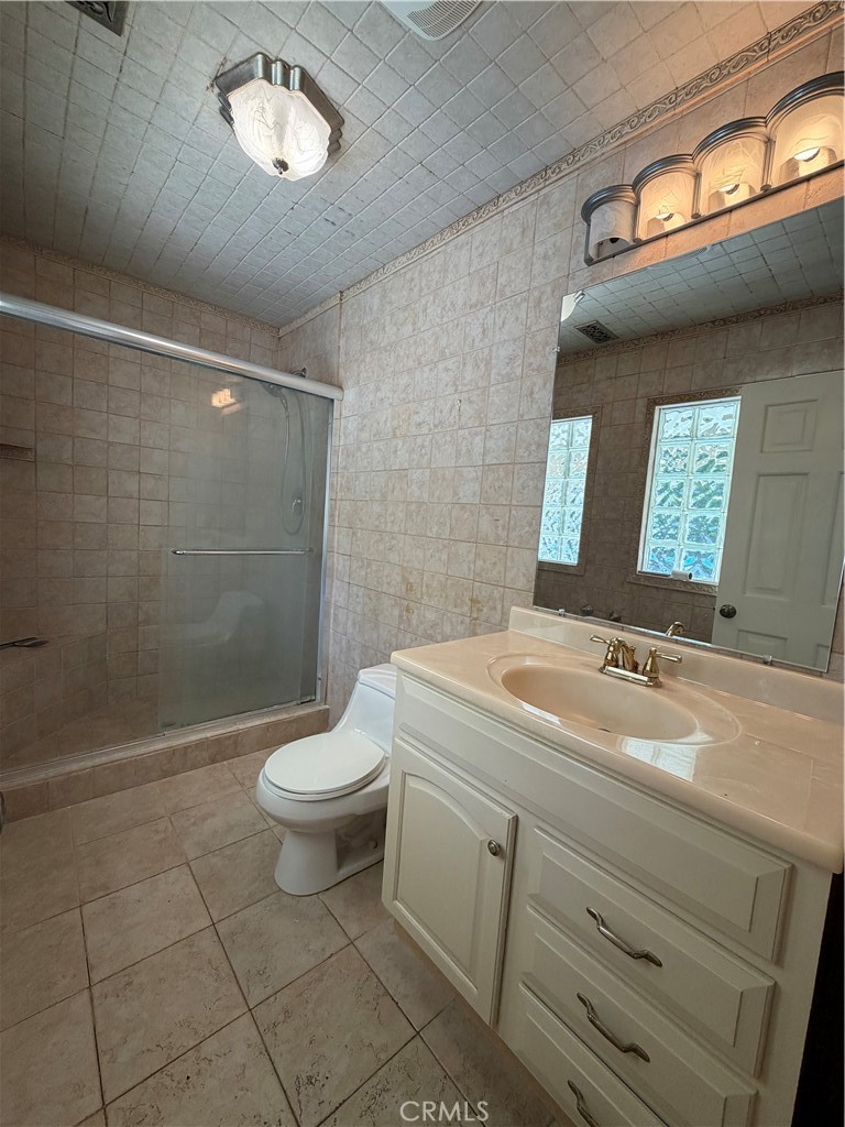 11296 Heathcliff Drive Riverside, CA 92505 - Photo 10 of 27