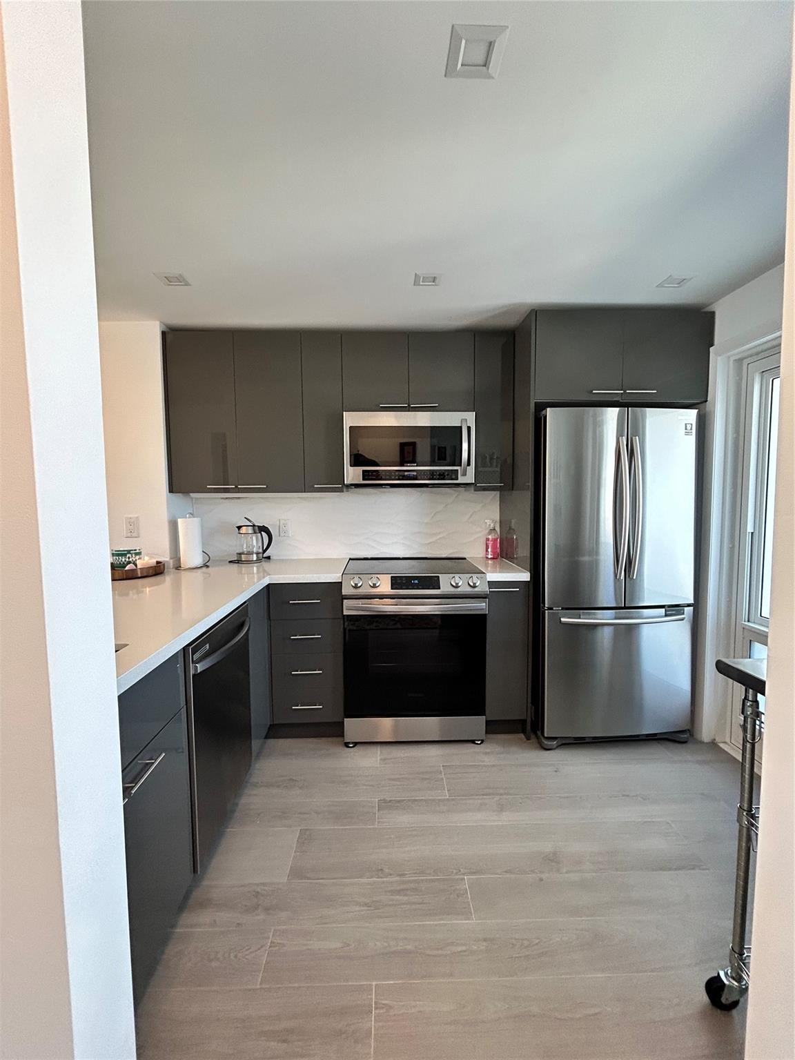 3221 Northeast 8th Street, Unit 301F Pompano Beach, FL 33062 - Photo 5 of 44 Photo 5