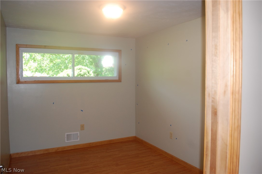 6085 Engle Road Brook Park, OH 44142 - Photo 12 of 19 javascript:ManageMediaJS.showDetails(16);