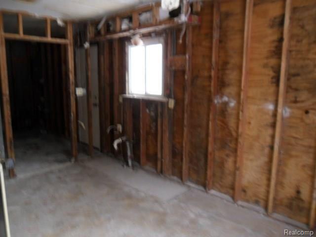 53 East Rutgers Avenue Pontiac, MI 48340 - Photo 6 of 8 6.JPG