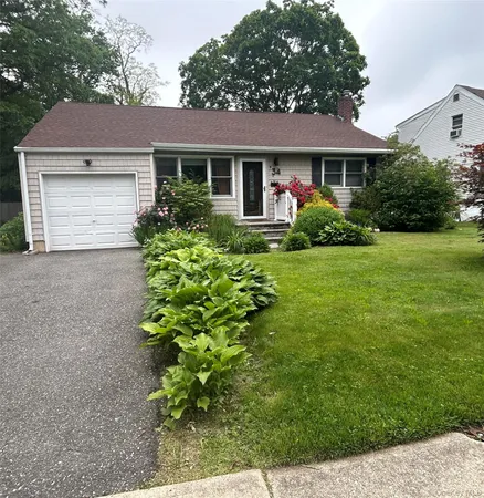 $3,995 | 34 Woodhull Road, Huntington, NY 11743
