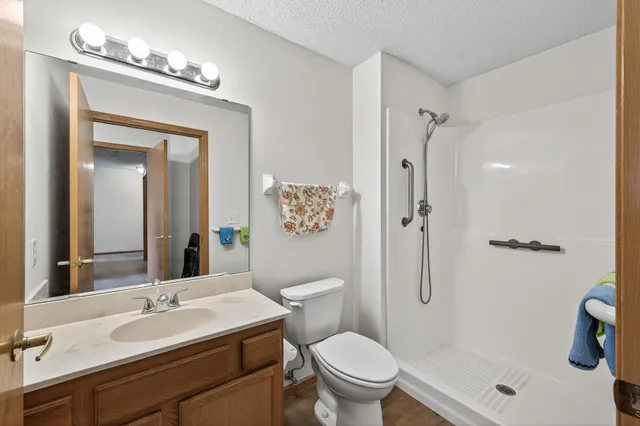 $215,000 | 2231 North Penn Place, Unit 120, North St. Paul, MN 55109