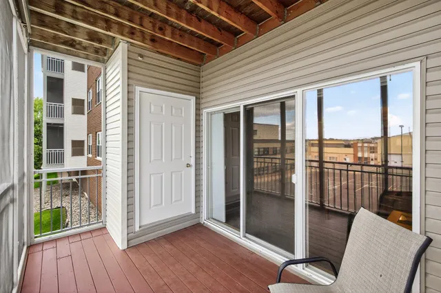 $215,000 | 2231 North Penn Place, Unit 120, North St. Paul, MN 55109