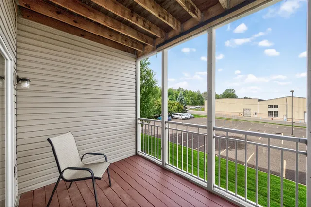 $215,000 | 2231 North Penn Place, Unit 120, North St. Paul, MN 55109