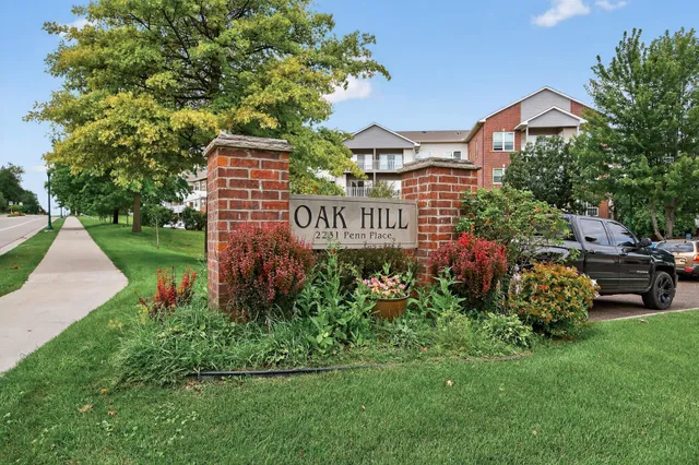 $215,000 | 2231 North Penn Place, Unit 120, North St. Paul, MN 55109