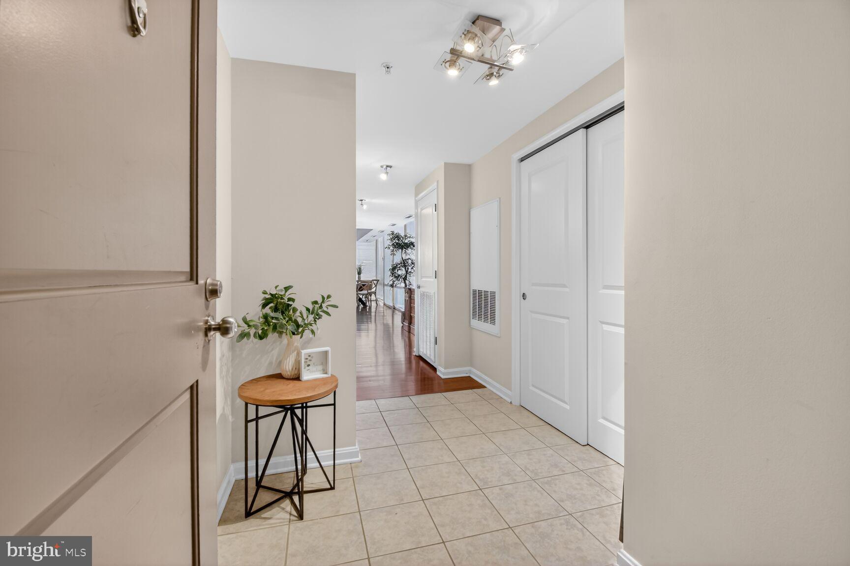 930 Wayne Avenue, Unit 405 Silver Spring, MD 20910 - Photo 4 of 37