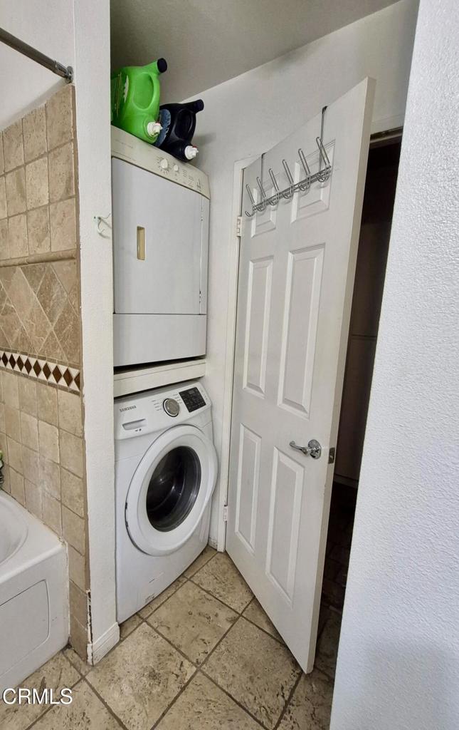 312 West Santa Barbara Street Santa Paula, CA 93060 - Photo 20 of 22 a utility room with dryer and washer