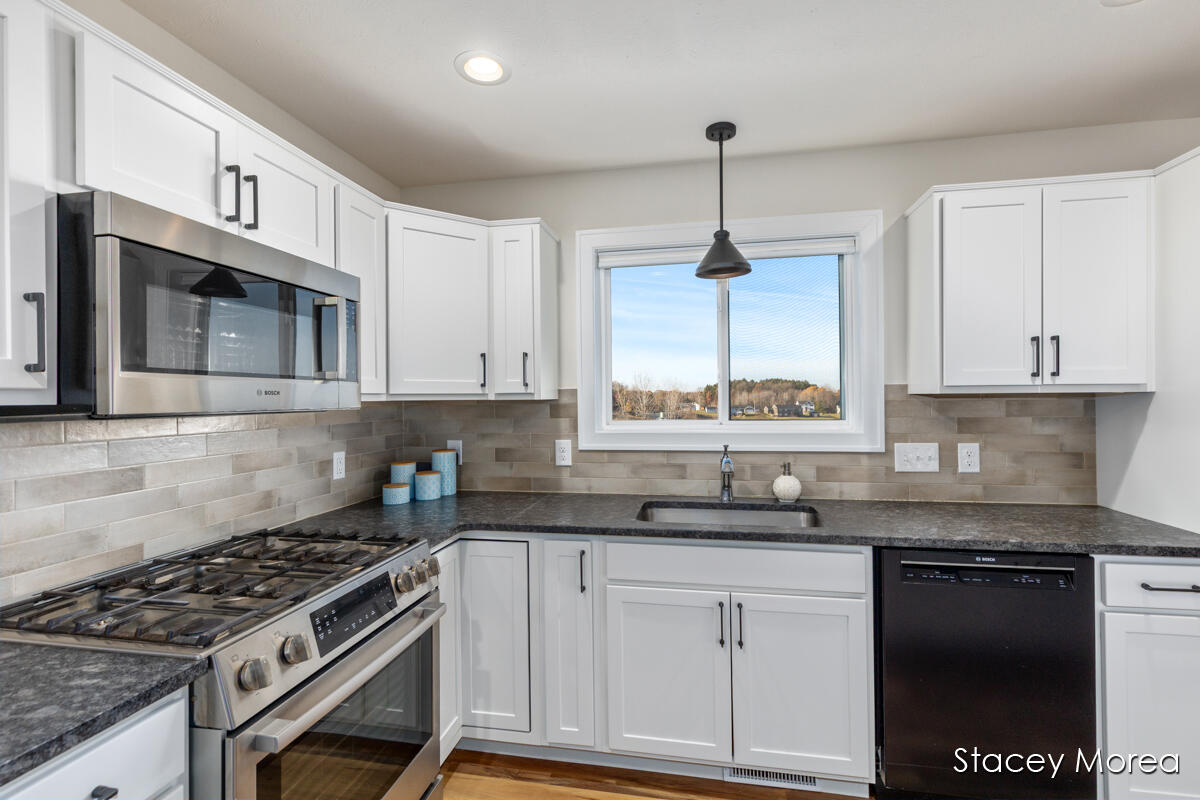 11791 Crystal Ridge Drive Northeast Sparta, MI 49345 - Photo 12 of 51 IMG_1010