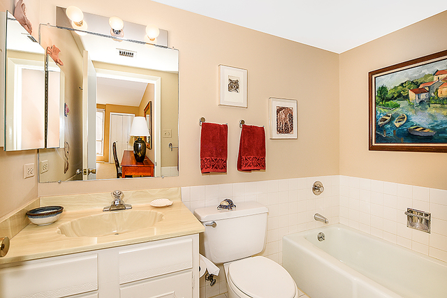 660 Winnetka Mews, Unit 113 Winnetka, IL 60093 - Photo 25 of 34