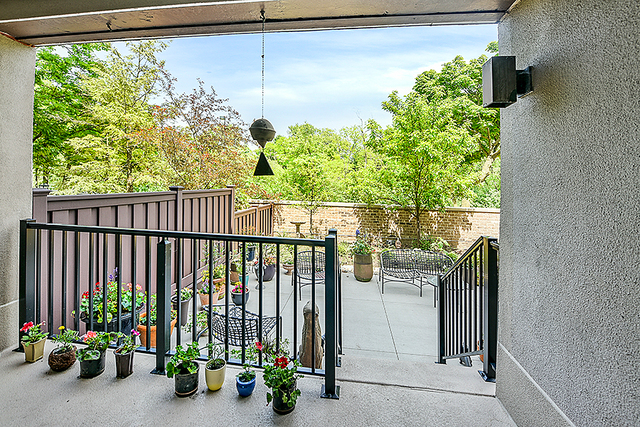 660 Winnetka Mews, Unit 113 Winnetka, IL 60093 - Photo 8 of 34