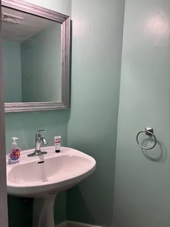 $2,500 | 110 Dean Street, Unit 6, Taunton, MA 02780