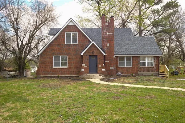$285,000 | 915 South Trail Ridge Drive, Independence, MO 64050