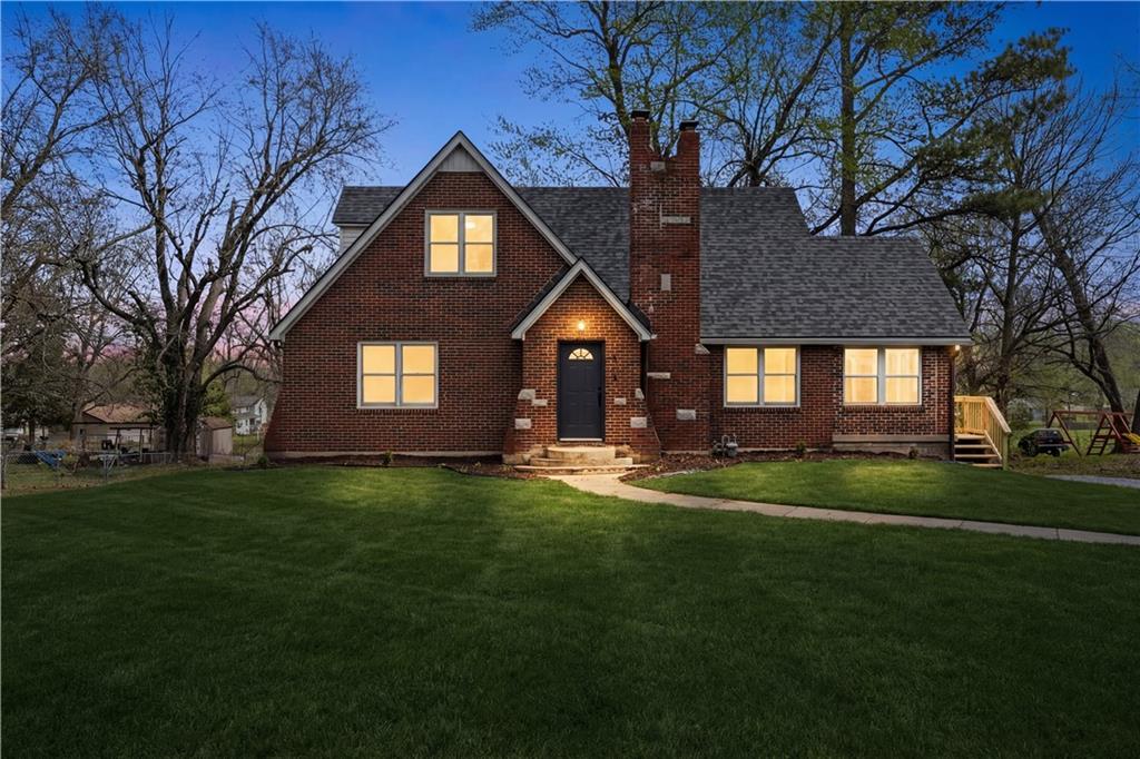 915 South Trail Ridge Drive Independence, MO 64050 - Photo 1 of 28