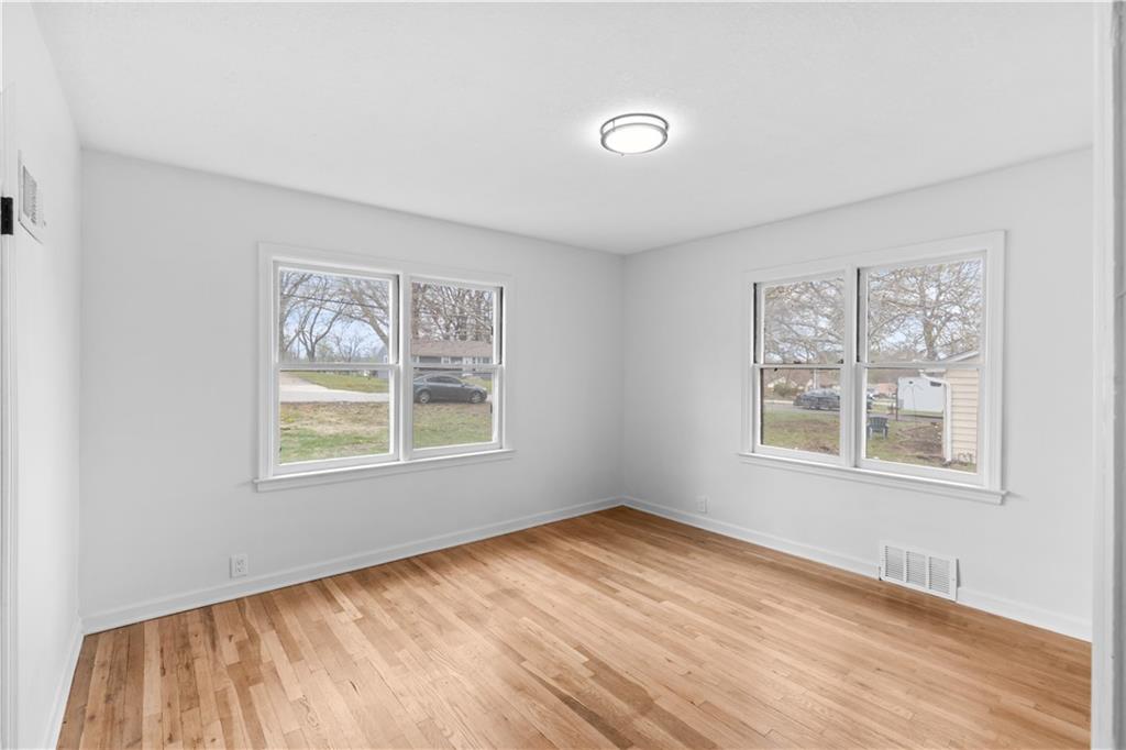 915 South Trail Ridge Drive Independence, MO 64050 - Photo 12 of 28