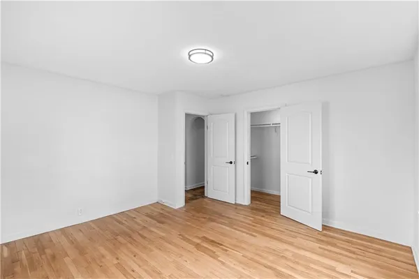 $285,000 | 915 South Trail Ridge Drive, Independence, MO 64050