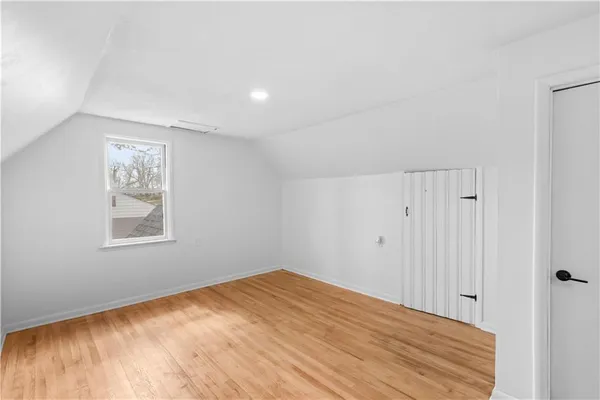 $285,000 | 915 South Trail Ridge Drive, Independence, MO 64050