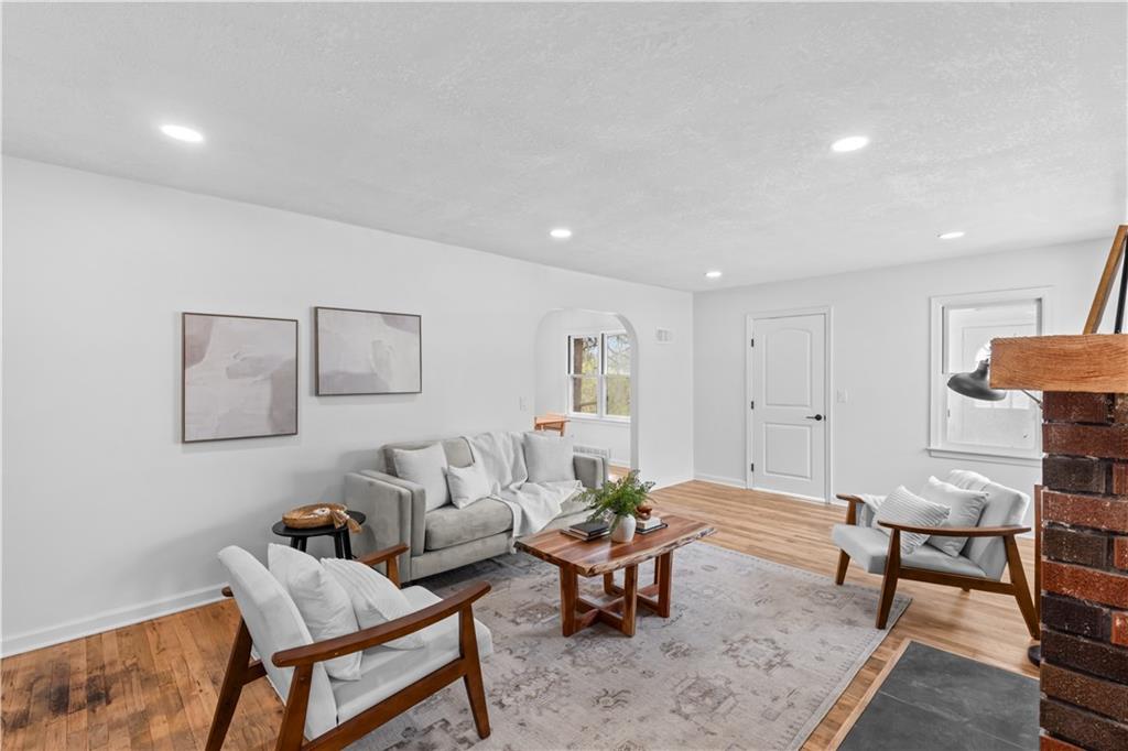 915 South Trail Ridge Drive Independence, MO 64050 - Photo 2 of 28