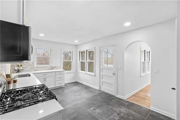 $285,000 | 915 South Trail Ridge Drive, Independence, MO 64050