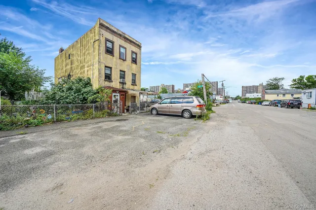 $699,990 | 76-02 Blake Avenue | Lindenwood