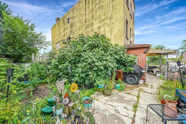 $699,990 | 76-02 Blake Avenue | Lindenwood