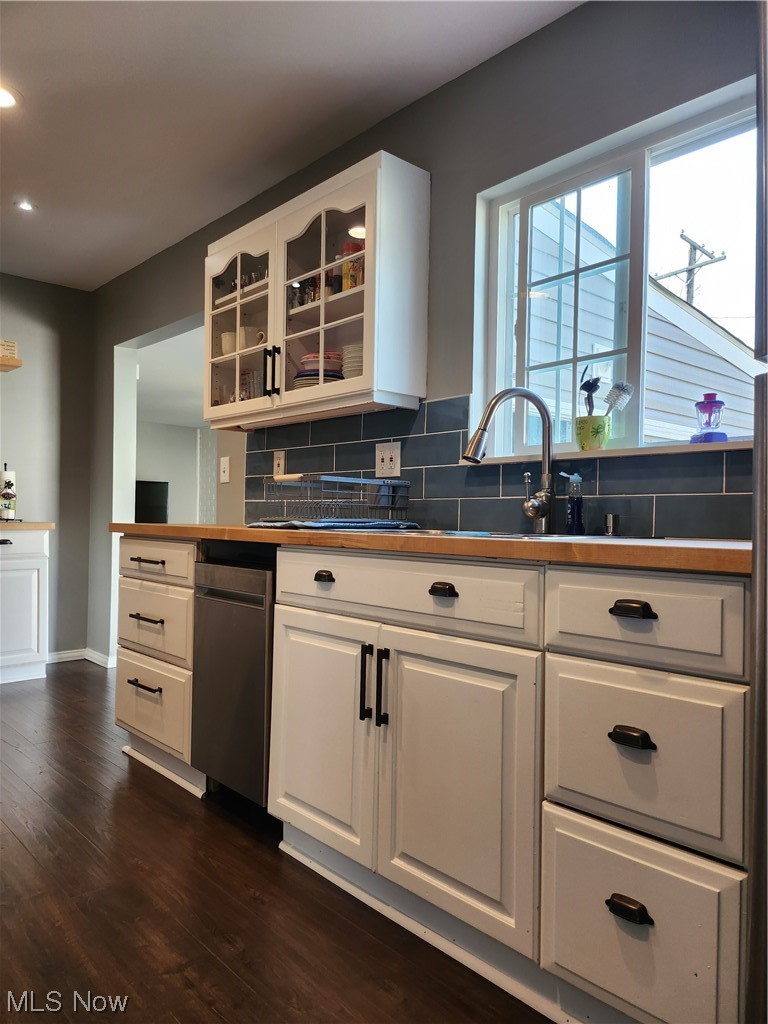 4406 Snow Road Cleveland, OH 44134 - Photo 6 of 35