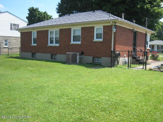 9108 Chenault Road Louisville, KY 40258 - Photo 6 of 23 fenced backyard