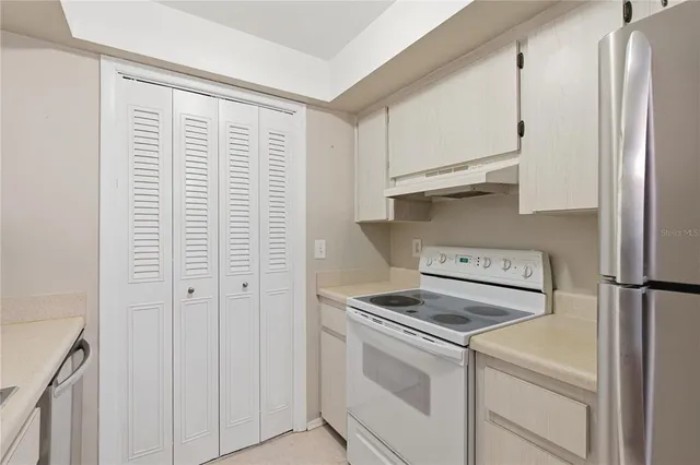 $1,250 | 2630 Pearce Drive, Unit 208, Clearwater, FL 33764