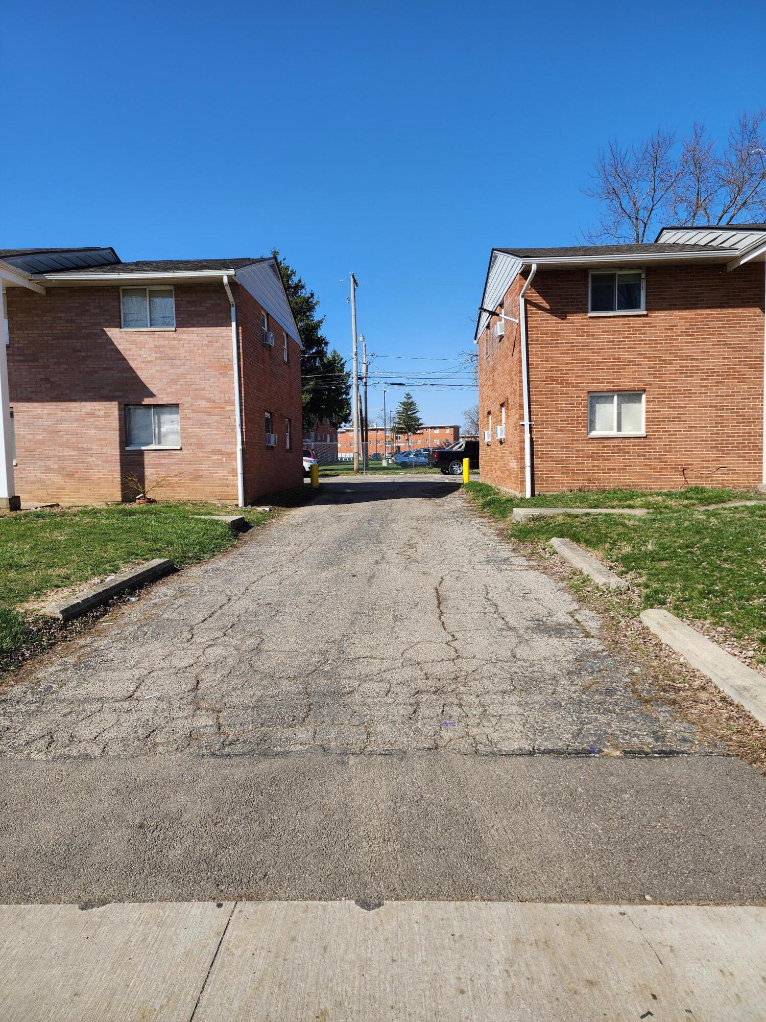 861 Kingsford Road Columbus, OH 43204 - Photo 8 of 57 8