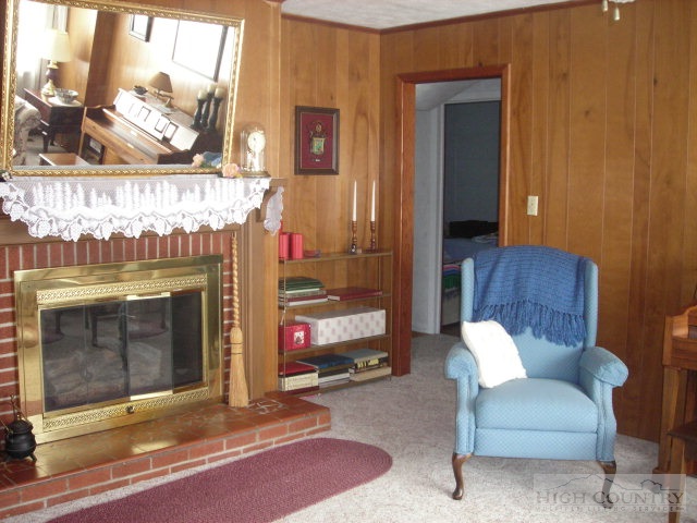 356 Ransom Street Blowing Rock, NC 28605 - Photo 2 of 8 Gallery Image 2