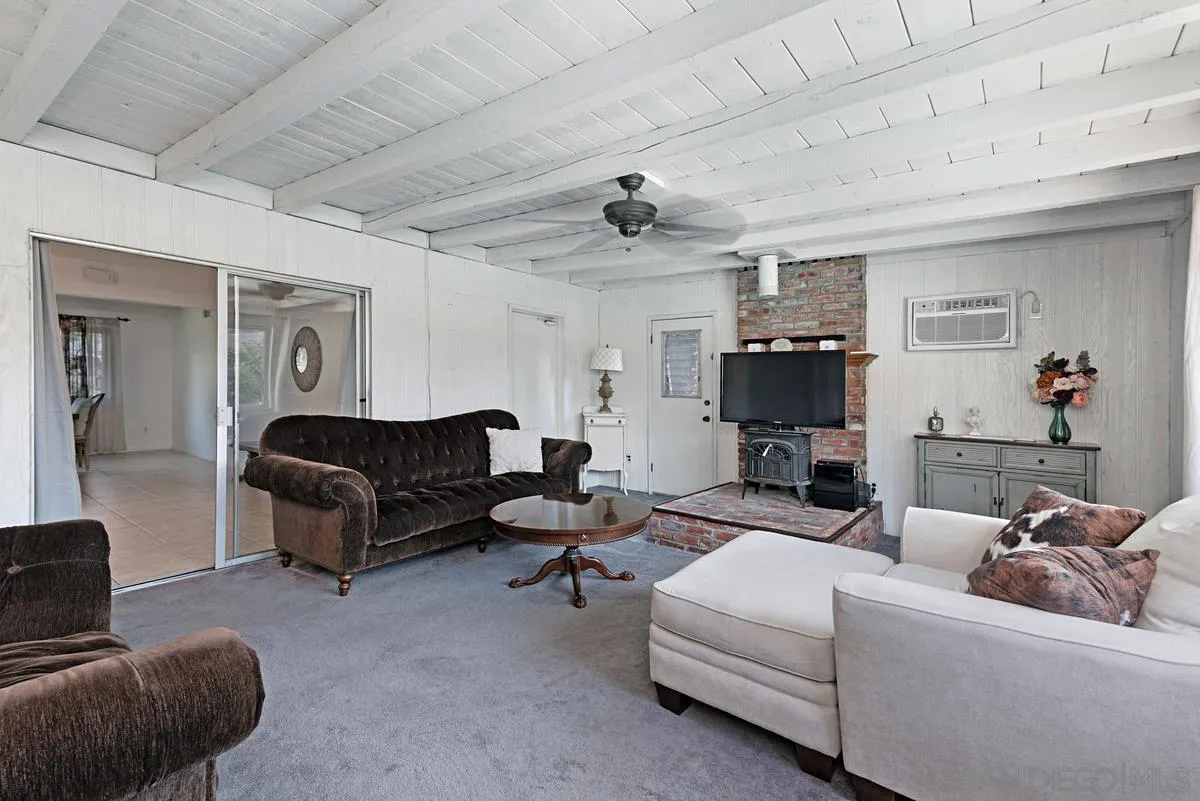 12715 Roca Grande Drive Poway, CA 92064 - Photo 11 of 25 Gallery Image 11